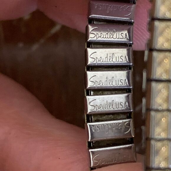 Vintage Women's Gold‎ Timex Electric Analog Black Face Speidel band Wrist Watch - Picture 3 of 9